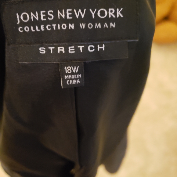 blazer - Picture 3 of 3